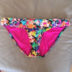 Kenneth Cole Reaction swimsuit bottoms